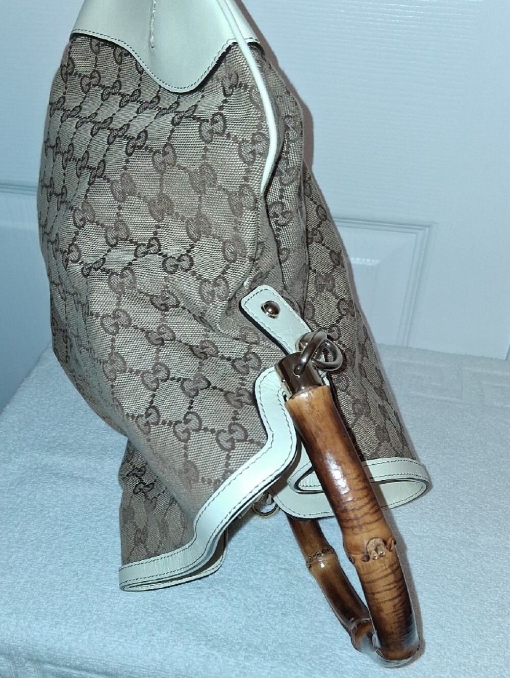 Gucci Brown GG Canvas Hobo with Bamboo Handle and Cream Trim - Picture 4 of 13